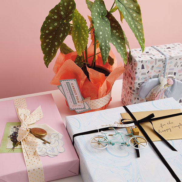 HOW DO GIFT TAGS AND STICKERS ENHANCE A GIFT’S APPEARANCE?
